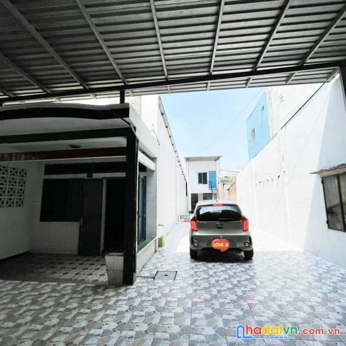 Hơn 223m2, ngang 8m - hxh thẳng 1 trục ra mặt tiền trường chinh - chủ tặng gpxd 4 tầng cho chủ mới.