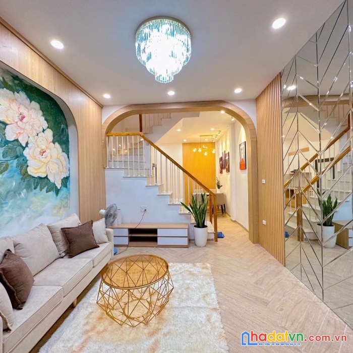 Bán nhà đẹp quận đống đa - phố xã đàn - đê la thành - dt: 44m2 4 tầng 4 phòng ngủ mt: 3.8m giá: