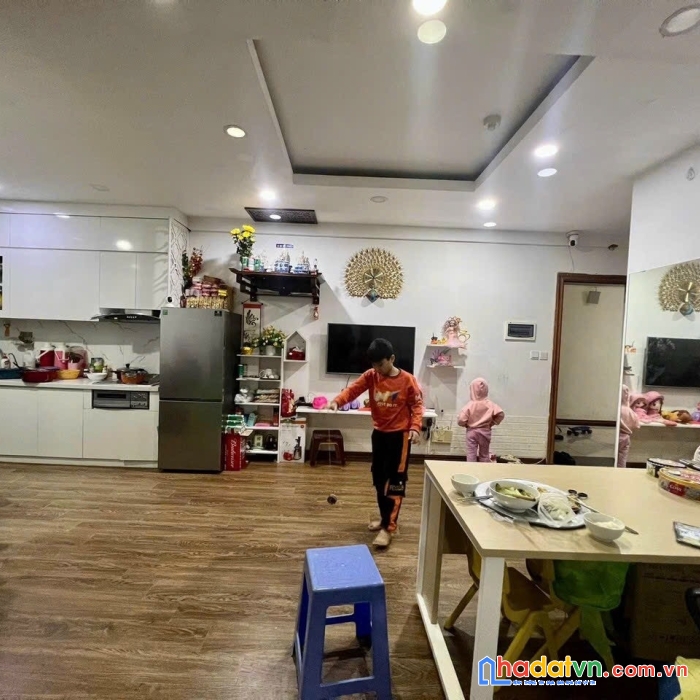 Bán căn hộ cc htt tower phùng hưng hà đông , dt 81m2. giá 2.5 tỷ.