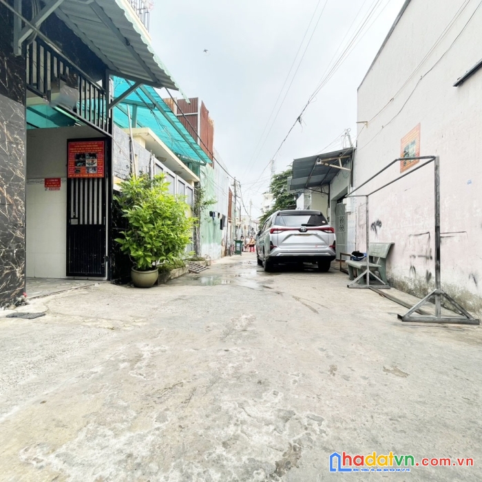 Hơn 136m2, ngang 5m, 3 tầng btct - ô tô vào nhà trung mỹ tây quận 12 - gần đại học gtvt - chỉ hơn