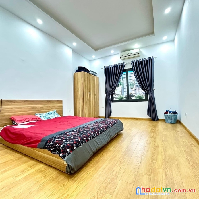 Chủ nhờ bán nhà quan thổ, đống đa, lô góc 2 mặt thoáng nhà mới ở luôn giá 4,5 tỷ.