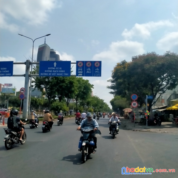 Bán gấp nhà mặt tiền xvnt phường 19 , q.bình thạnh , ngay cầu thị nghè , dt 95m2 giá 17tỷ2 .