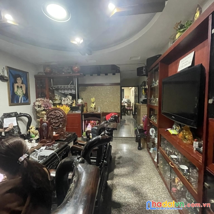 Bán gấp nhà mặt tiền xvnt phường 19 , q.bình thạnh , ngay cầu thị nghè , dt 95m2 giá 17tỷ2 .