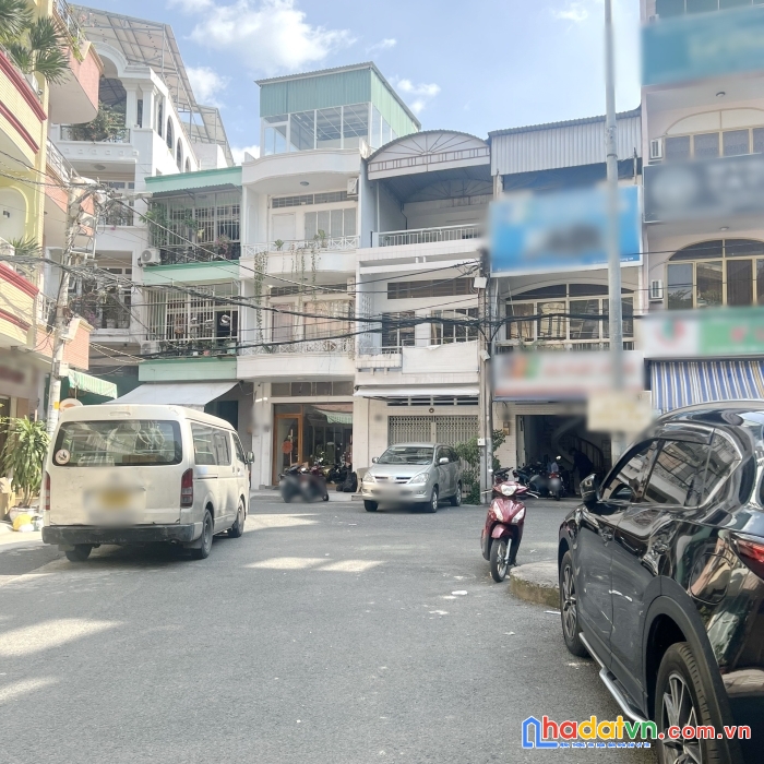 Nhà (5x16.3m) 4 tầng hẻm xe tải đường thành thái p12q10 - giá : 20.5 tỷ