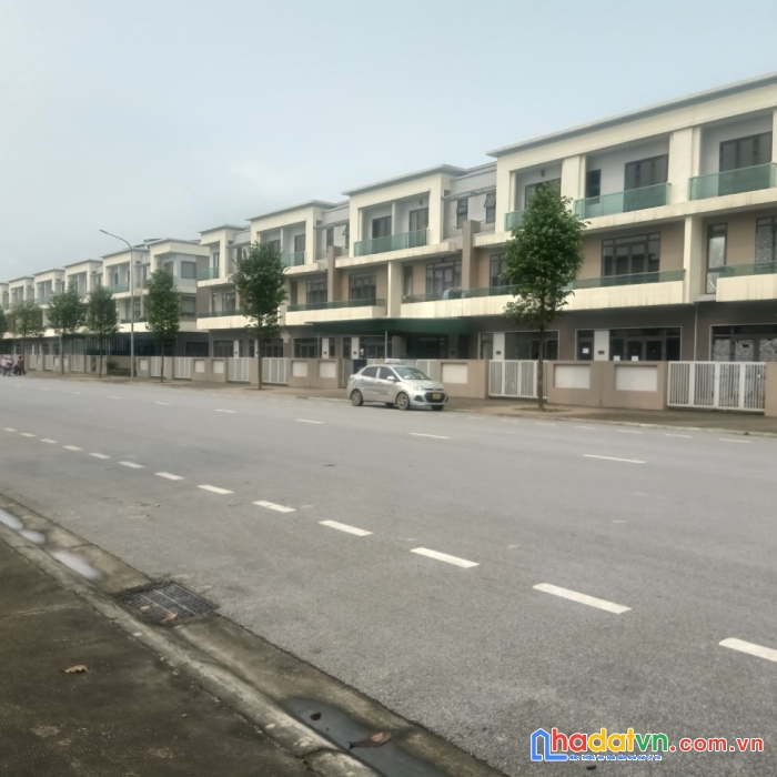 Bán shophoue 120m tuyên phố đi bộ, giá tốt đã có sổ