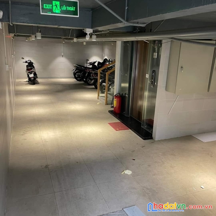 Bán nhà khu nhà giàu phú mỹ hưng cạnh bùi bằng đoàn-tân phong q7 -ngang 6m -thang máy. 120m2 chỉ