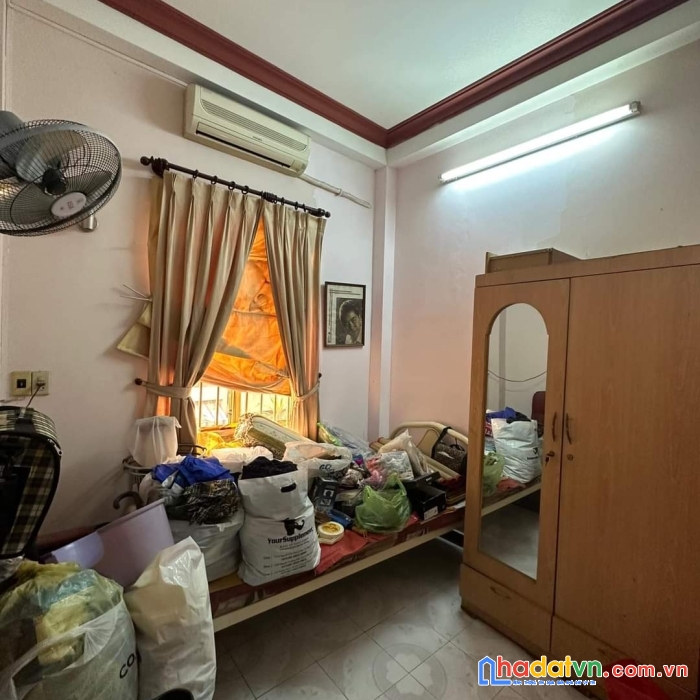 Ngay ngã tư phú nhuận - cách mặt tiền 1 căn - hẻm rộng thông - lô góc 2 mặt hẻm - vừa ở vừa kd -