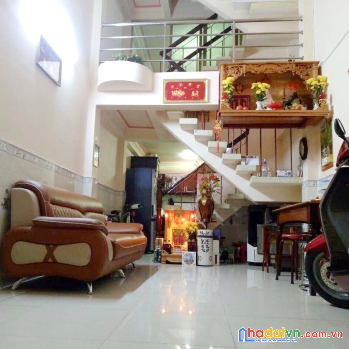 Nhà 3 tầng hẻm thông sát chợ nguyễn tri phương p6q10