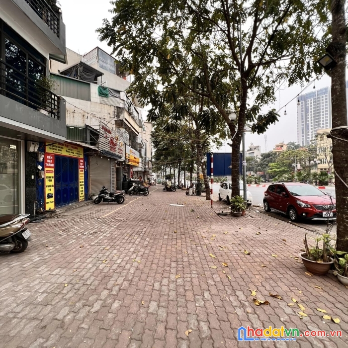Mặt phố trần khát trân 45m 5 tầng vỉa hè 8m giá chỉ 18 tỷ