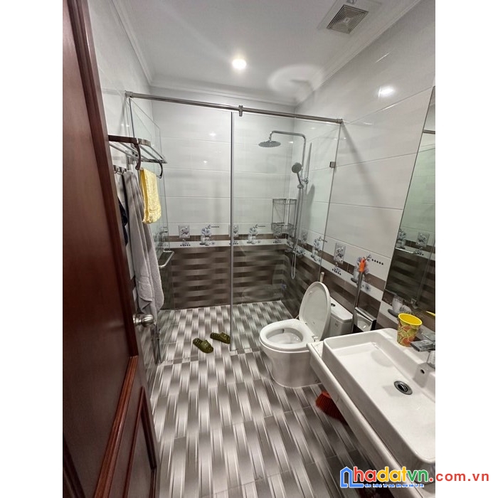 Cắt lỗ 2 tỷ căn liền kề tây linh đàm 98m2 sổ đỏ, 5 tầng mới koong, giá hạ còn 13 tỷ