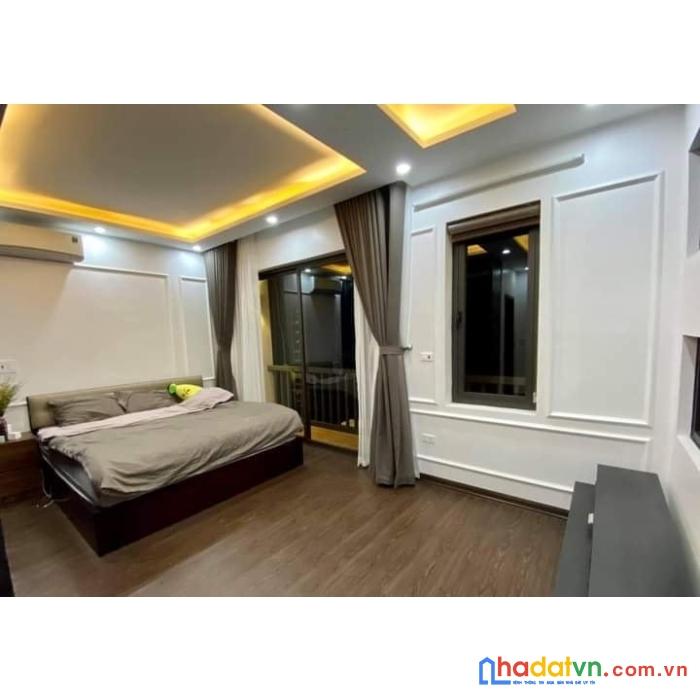 Đông tác 5 tầng diện tích 45m2 giá bán 4.5 tỷ. vị trí rất đẹp, lh 0702269986