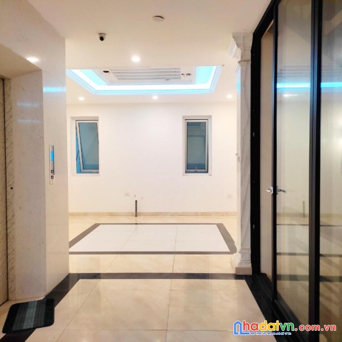 Bán nhà trung kính cầu giấy 7 tầng thang máy 68m ô tô tránh  kd sầm uất chỉ 16 tỷ lh0975124520