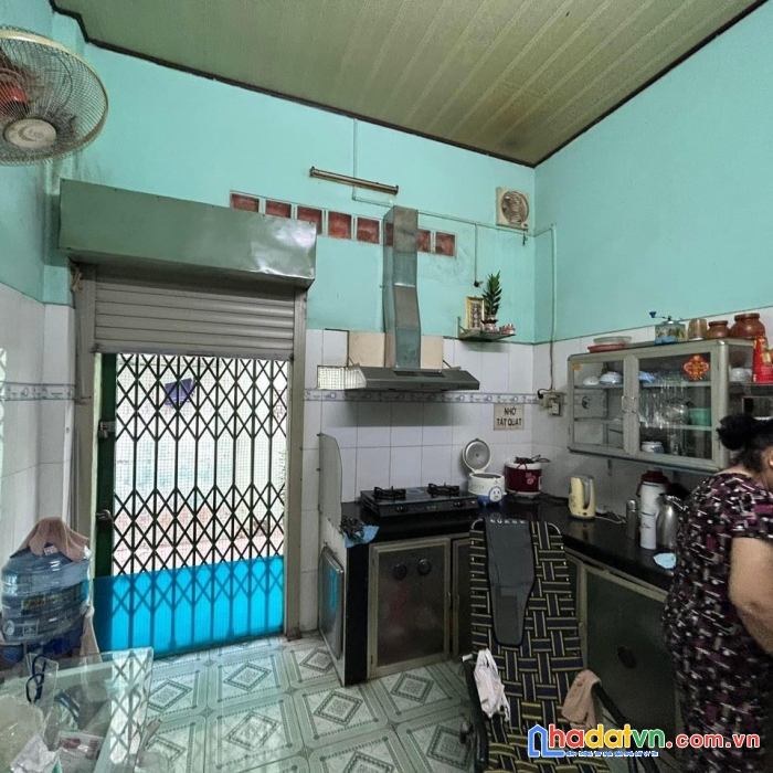 Chính chủ gấp bán nhà 2 tầng đường thoại ngọc hầu, 2 mặt hèm ô tô, 50m2 chỉ 5.4 tỷ