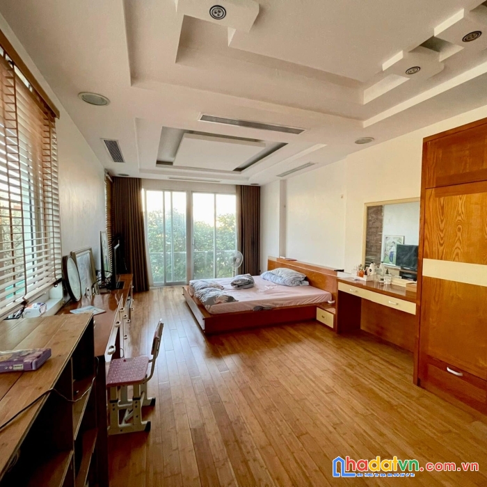 Bán nhà hoàng cầu, 5 tầng, 40m2, ô tô, kinh doanh, văn phòng, đống đa, 7,9 tỷ