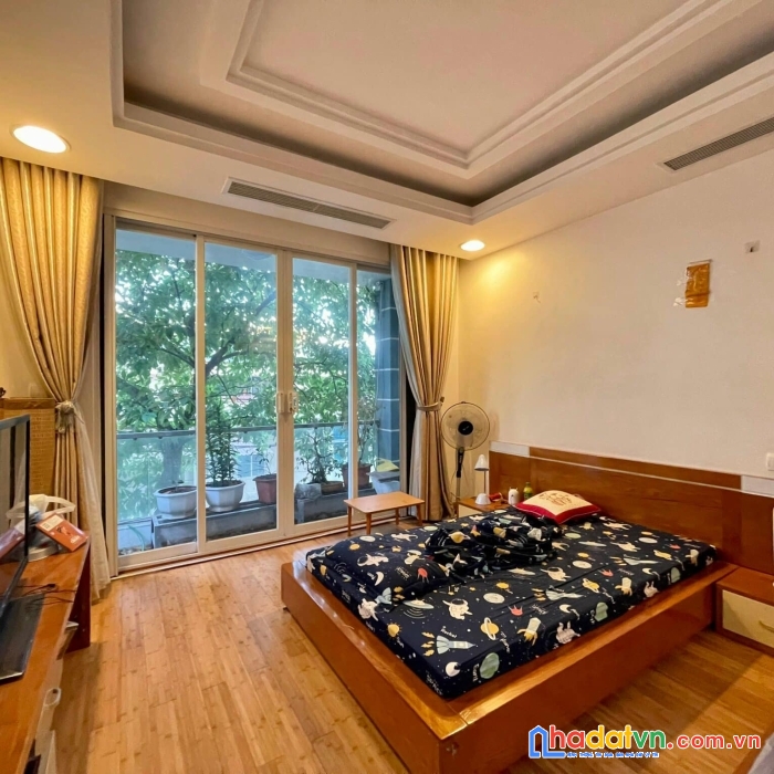 Bán nhà hoàng cầu, 5 tầng, 40m2, ô tô, kinh doanh, văn phòng, đống đa, 7,9 tỷ