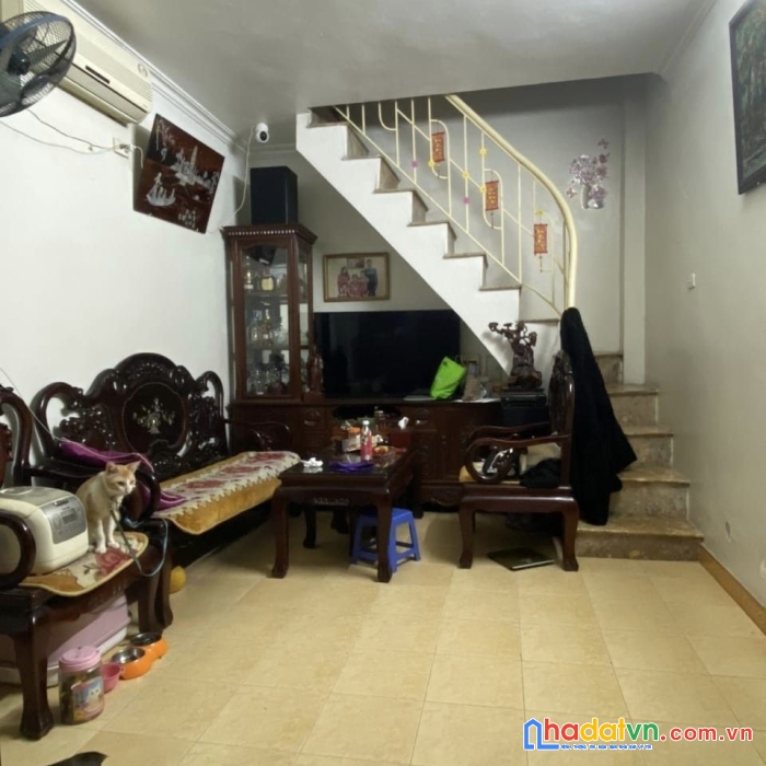 Bán nhà ngõ 6 ngọc hồi - gần 30m2 sẵn nhà 2 tầng lô góc - giá nhỉnh 1,3 tỷ