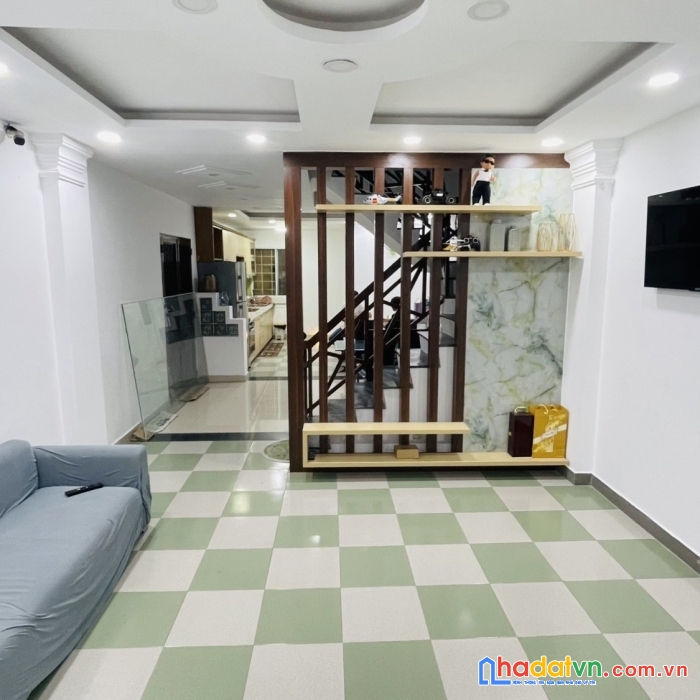 Bán gấp 8.2 tỷ duy tân, p nhuận, 6 phòng ngủ, hẻm rộng