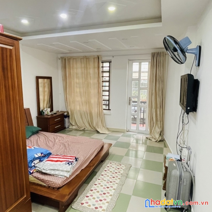 Bán gấp 8.2 tỷ duy tân, p nhuận, 6 phòng ngủ, hẻm rộng