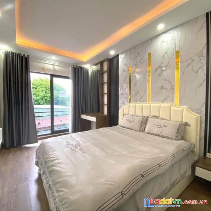 Trung tâm đống đa - ô tô - lô góc - 6 tầng - thang máy - giá 6,1 tỷ - 40m x 6 tầng