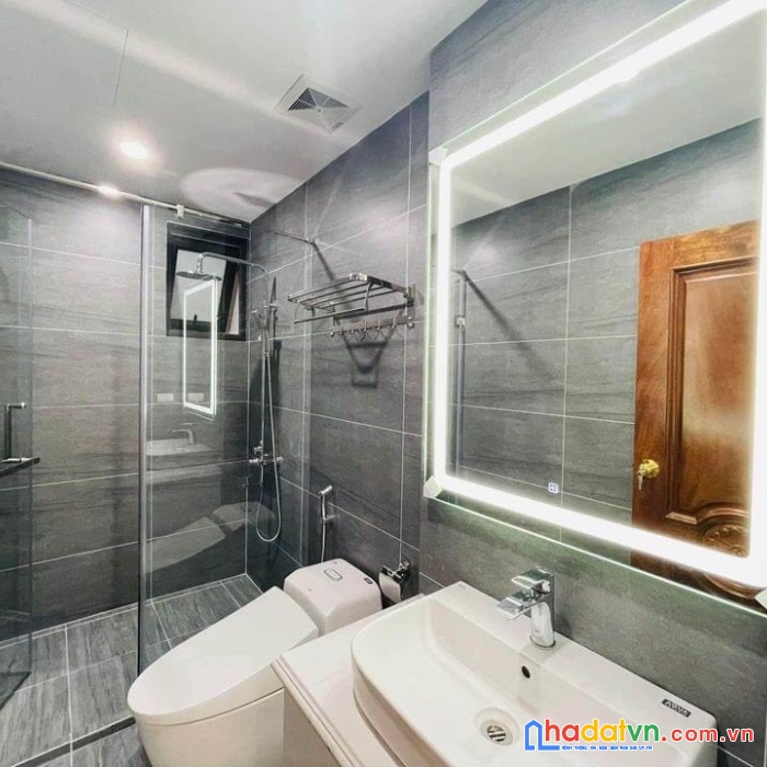 Trung tâm đống đa - ô tô - lô góc - 6 tầng - thang máy - giá 6,1 tỷ - 40m x 6 tầng