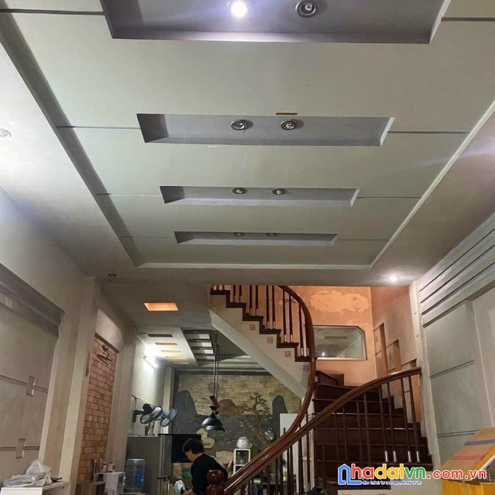 Bán gấp nhà 5 tầng tđc x2a hưng thịnh, hoàng mai, đường phân lô ô tô 16 chỗ đỗ cửa, kd đỉnh