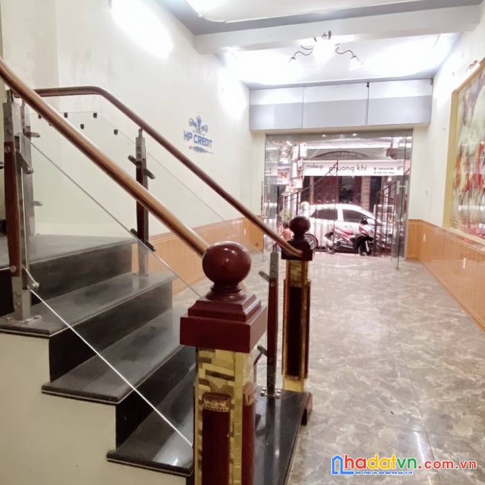 6. nhà mặt đường dư hàng buôn bán kinh doanh cực tốt.