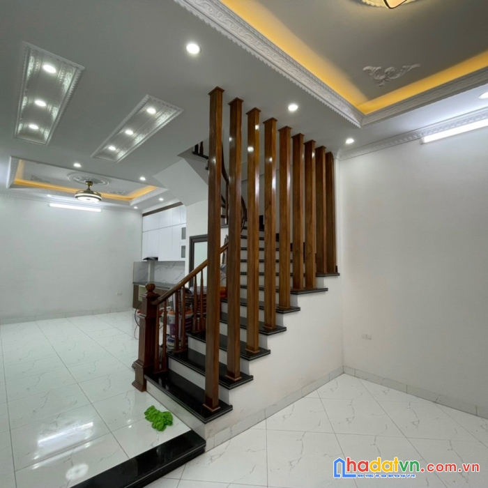 Bán nhà mới 72 nguyên trãi thanh xuân canh roayl city nhinh 5 tỷ.