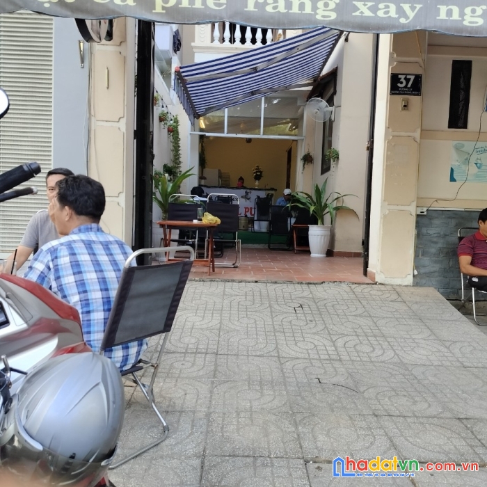 Quận 7, sang quán cafe mb thoáng , vỉa hè ngang 7m , kdc an phú hưng , f. tân phong, liên hệ: