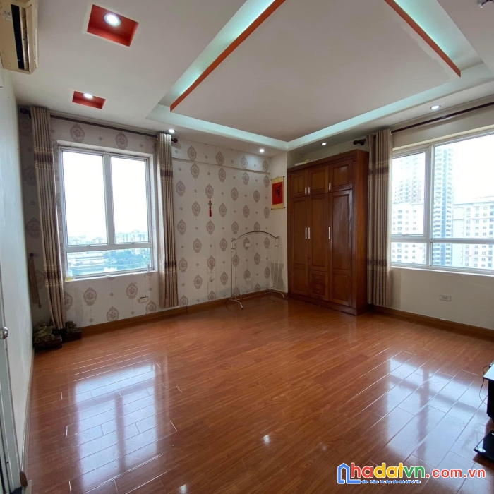 Chính chủ sổ đỏ bán căn hộ cc 130 nguyễn đức cảnh, hoàng mai, hà nội