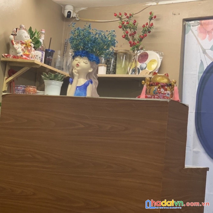 Quán cafe 79 hai bà trưng (mặt đường) gần ngã tư lê duẩn cửa nam