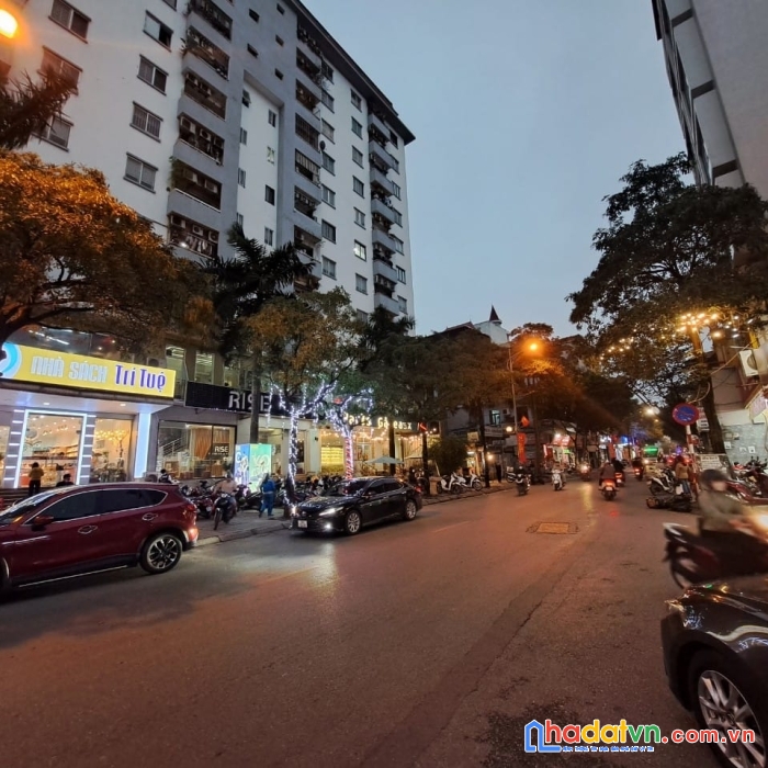 Bán đất vàng nguyễn sơn, kd siêu đỉnh, 215m, giá nhỉnh 40 tỷ