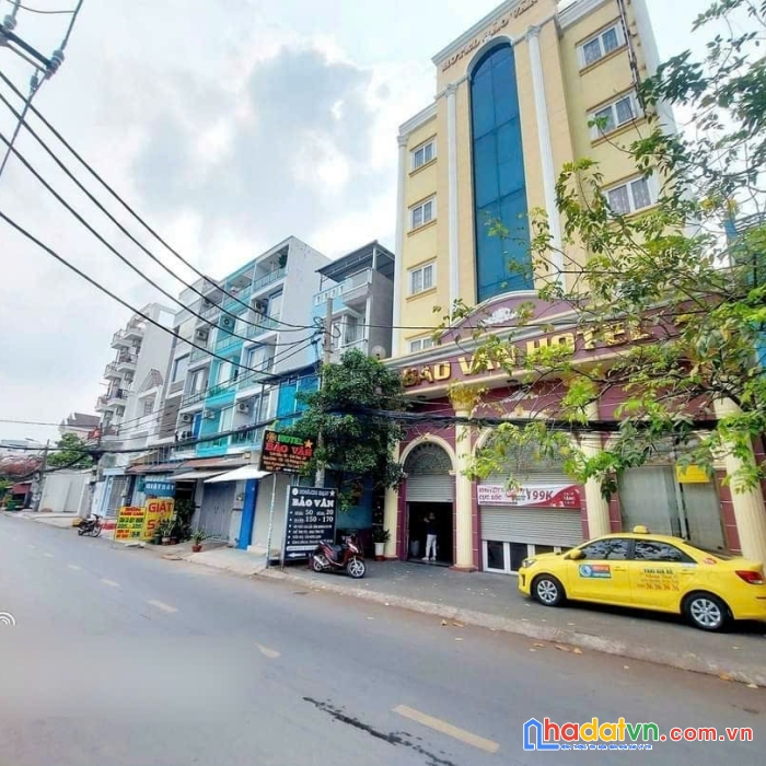Bán khách sạn gần đường nguyễn thị nghi 37 phòng thu 3.6 tỷ .1 năm