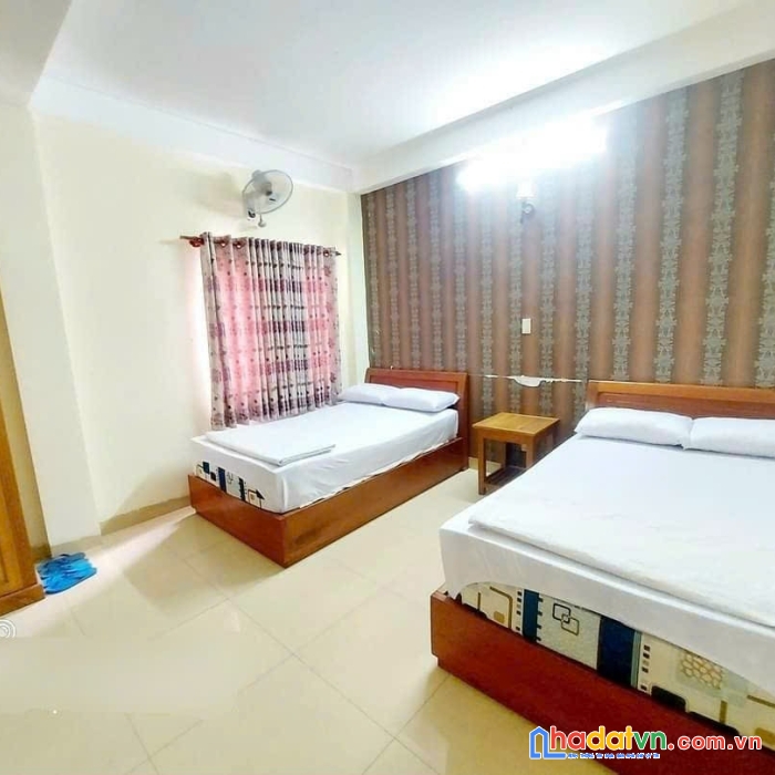 Bán khách sạn gần đường nguyễn thị nghi 37 phòng thu 3.6 tỷ .1 năm