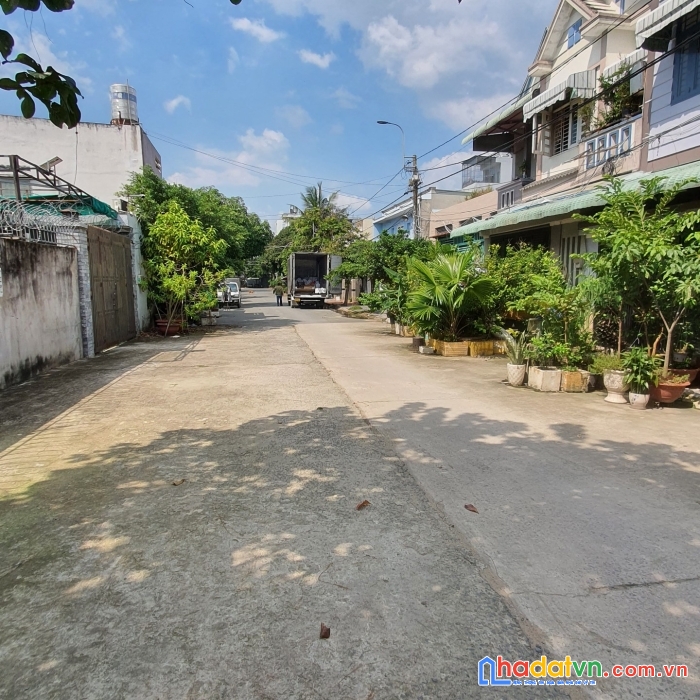 Bán nhà trong khu dân cư bà điểm, 5x18, 1 lầu, đường 12m