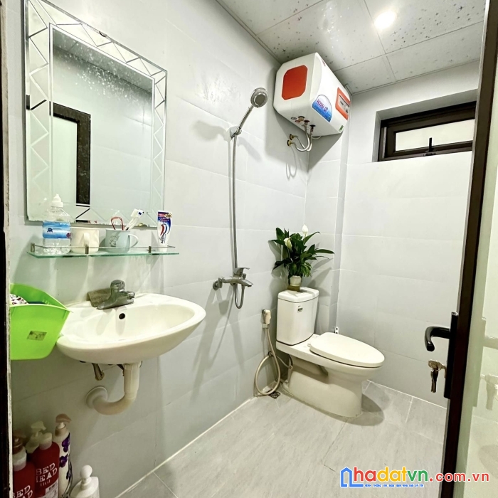 Cần bán gấp phố tôn đức thắng, 33m2, mt 3.4m, gần ô tô, nhỉnh 4 tỷ , 0382328365.