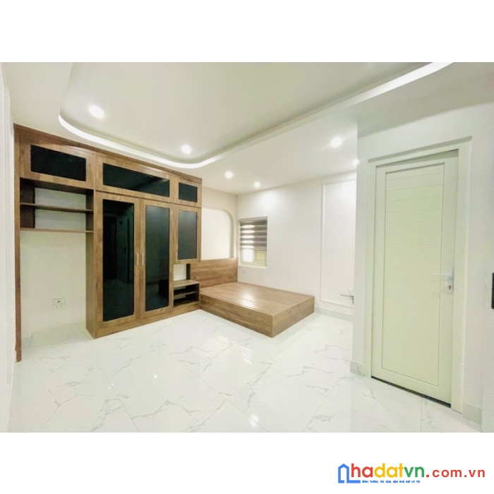 Bán nhà dòng tiền mới xây phố thái thịnh, ô tô, dt100m2 8 tầng thang máy chỉ 18 tỷ.