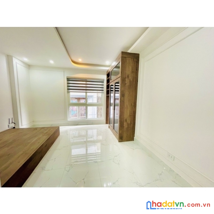 Bán nhà dòng tiền mới xây phố thái thịnh, ô tô, dt100m2 8 tầng thang máy chỉ 18 tỷ.