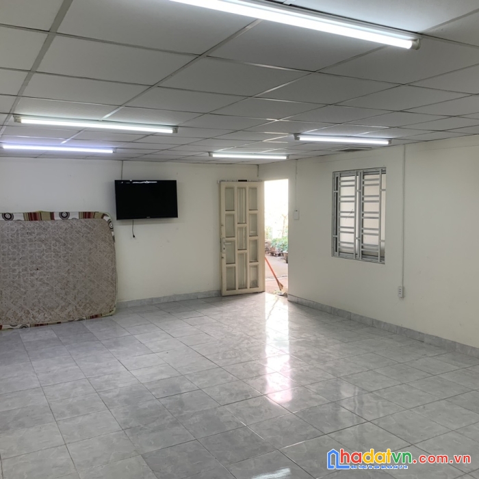 Cần cho thuê nhanh mặt bằng và nhà vị trí siêu đẹp tại huyện hóc môn, tphcm