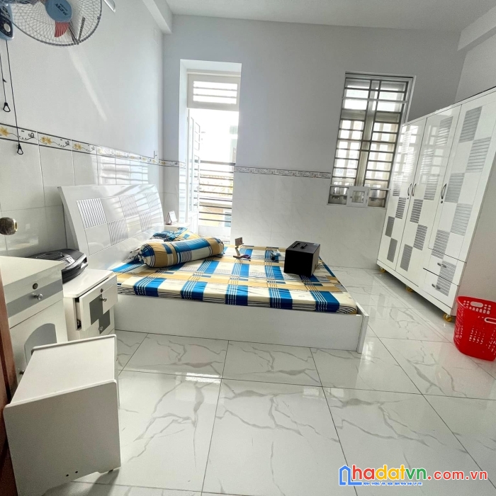 Bán nhà 5 tầng ngay đường số 4 khu tên lửa, chỉ 5.6 tỷ