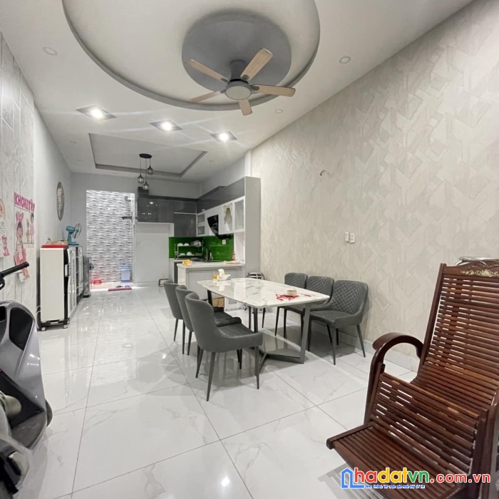 Bán gấp mặt tiền 4 tầng, gần 90m2, sát aeon  tân phú,