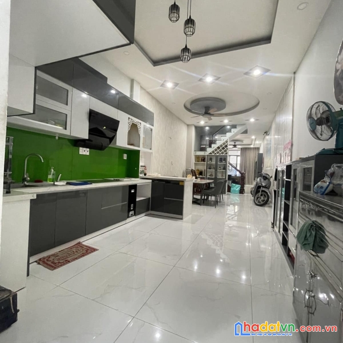 Bán gấp mặt tiền 4 tầng, gần 90m2, sát aeon  tân phú,