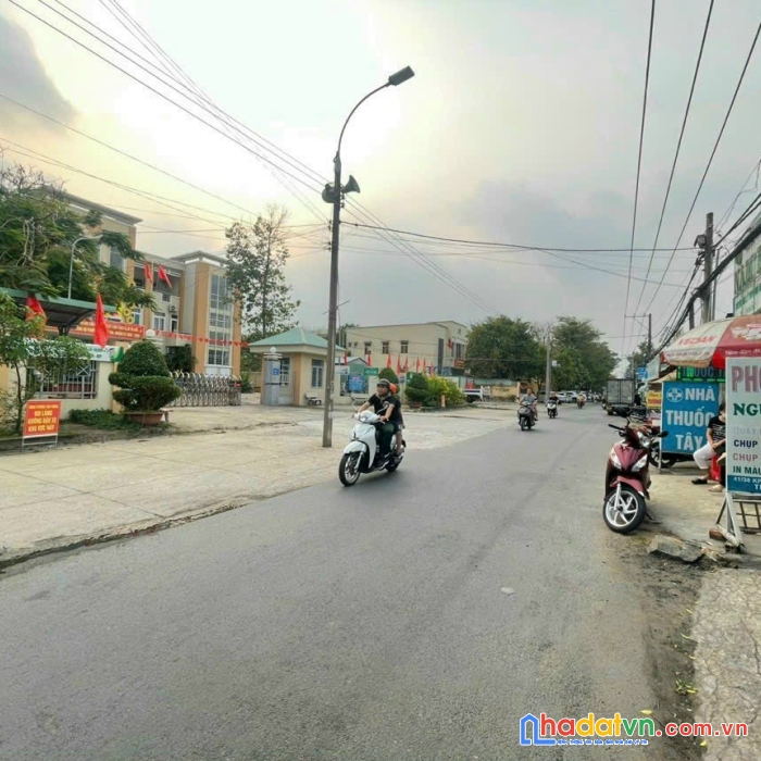 Cực hót!bán nhà lầu mt hồ hoà, gần ub p. tân phong chỉ 4ty3