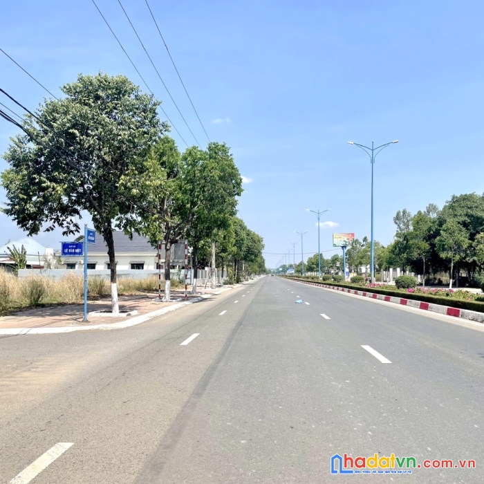 Bán 1338.8m2 đất mặt tiền đường lê văn một-tt.đất đỏ