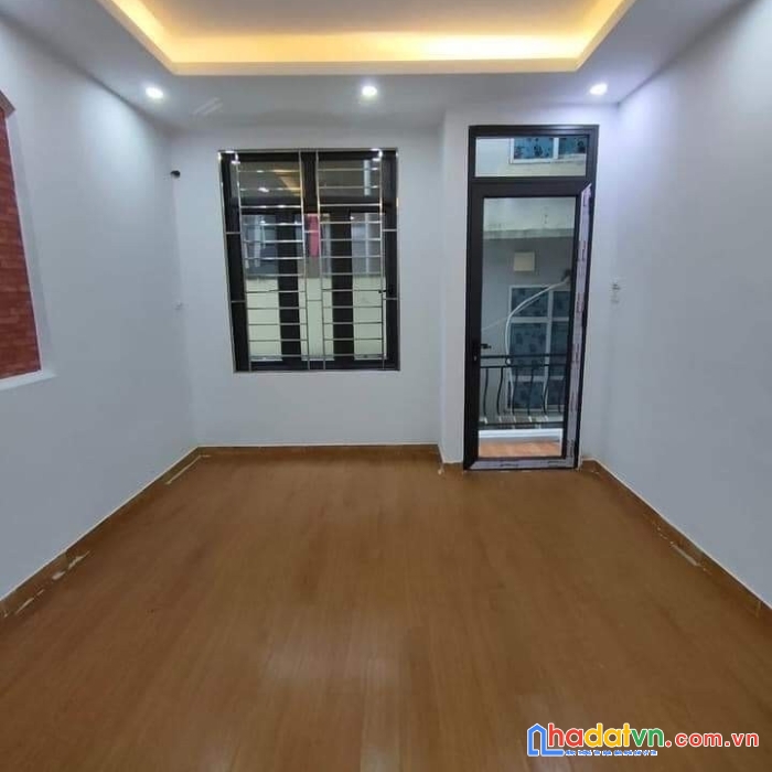 Bán nhà tây sơn dt 39m2 x 5 tầng, ngõ nông, gần phố,  gần ô tô, 4.5 tỷ lh 0966037496