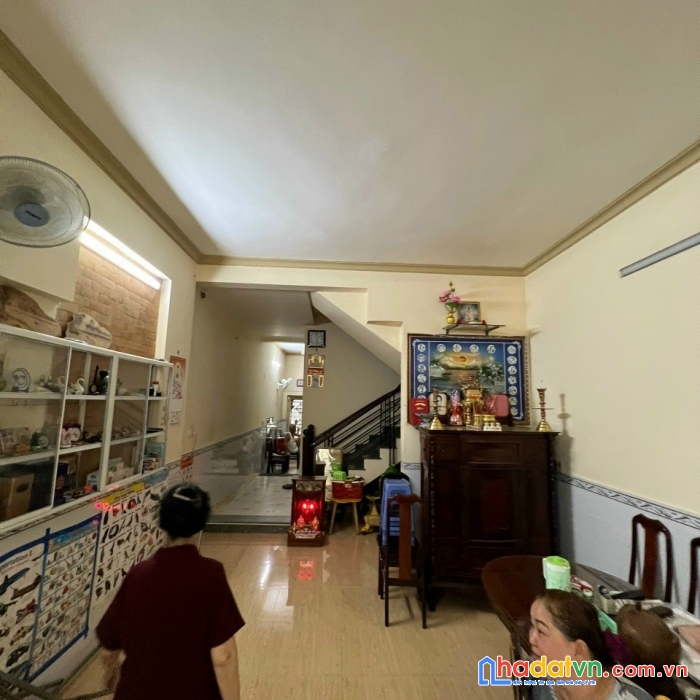 Hot!nhà 1 trệt 3 lầu, mt đường n4 đối diện chợ bửu long chỉ 6ty8