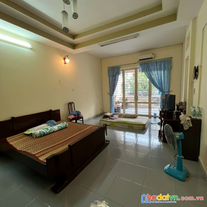 Hot!nhà 1 trệt 3 lầu, mt đường n4 đối diện chợ bửu long chỉ 6ty8