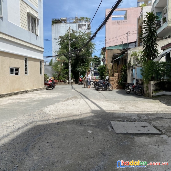 Hẻm xe tải - tân phú - 4 tầng vuông vứt - 52m2 - nhỉnh 6 tỷ.