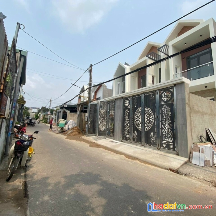 Nhà lầu mới đẹp, gần cầu đồng khởi, đường nhựa 5m thông chỉ 3ty7