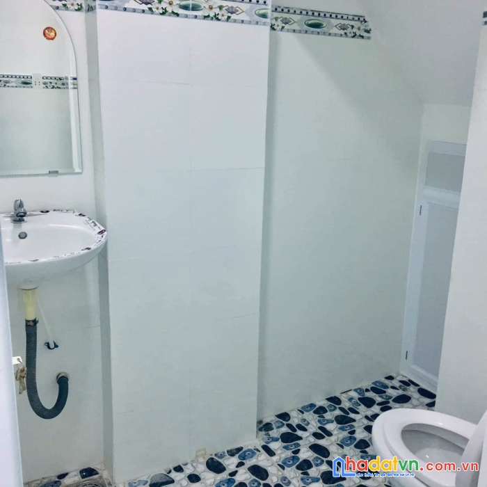 Cho thuê nhà lầu mới, gần chợ bà thức tân phong, 4tr/tháng