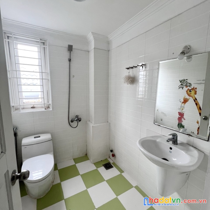 Nhà bán căn góc 5 tầng mới mặt tiền đường hưng phú - p8- q8